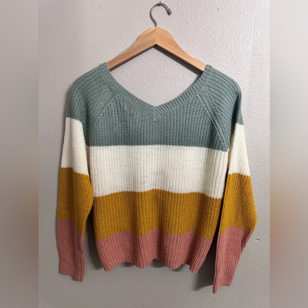 Women’s Full Circle Trends Sweater - Picture 5 of 7